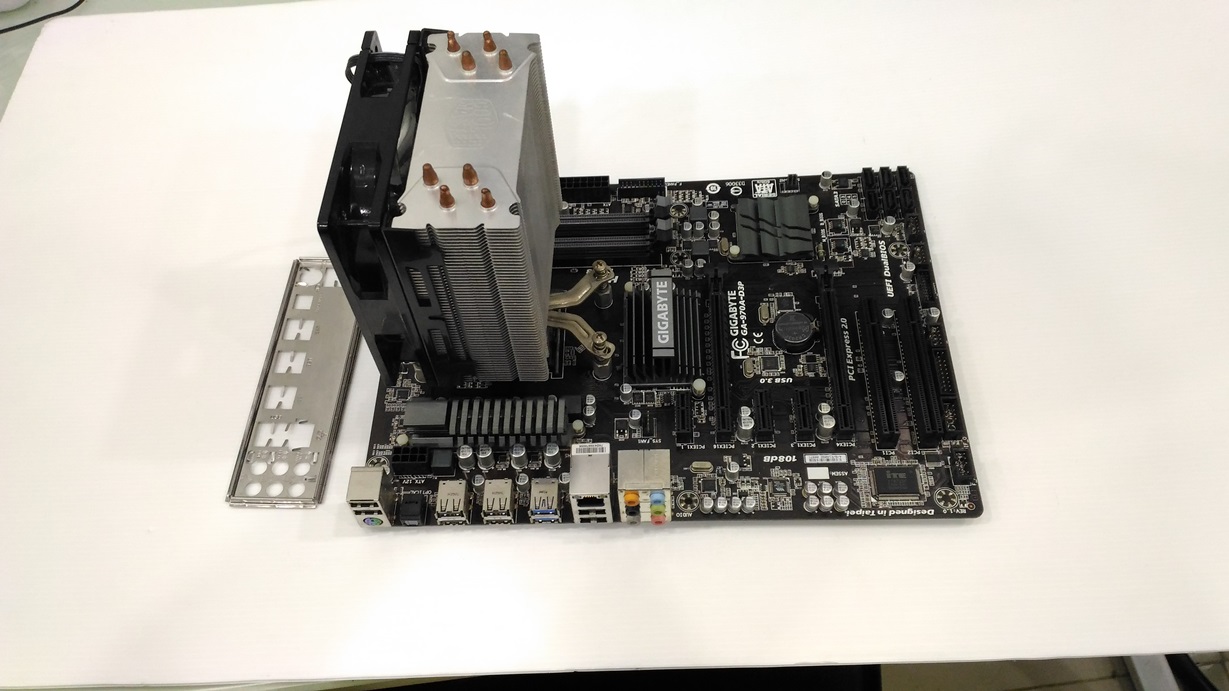 FX8320 + GA-970A-D3P + Cooler Master Evo 212