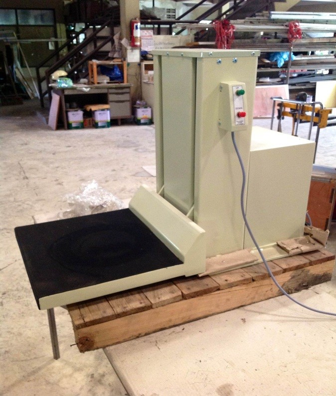 ชุดยืนถ่ายภาพเอ็กซเรย์แบบปรับระดับได้ (Elevated Stand for X-Ray)