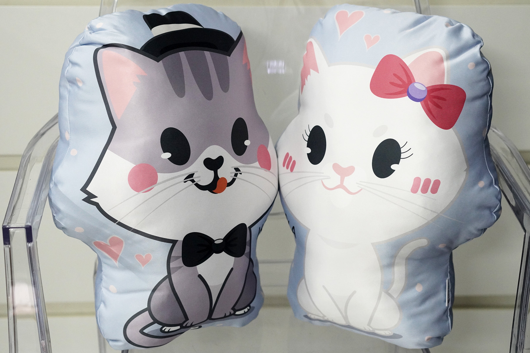 หมอนสั่งทำใส่ชื่อ ลาย Kitten's Family (ราคาต่อใบ)