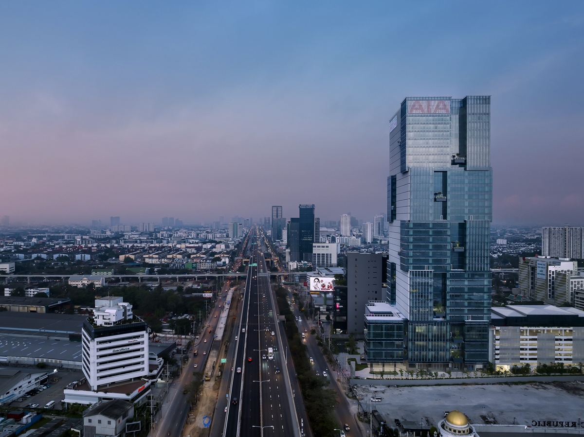 เอไอเอ อีสต์ เกตเวย์ (AIA East Gateway) สำนักงานให้เช่า ติดถนนบางนา-ตราด ใกล้รถไฟฟ้า MRT สายสีเหลือง สถานีศรีเอี่ยม 350 เมตร