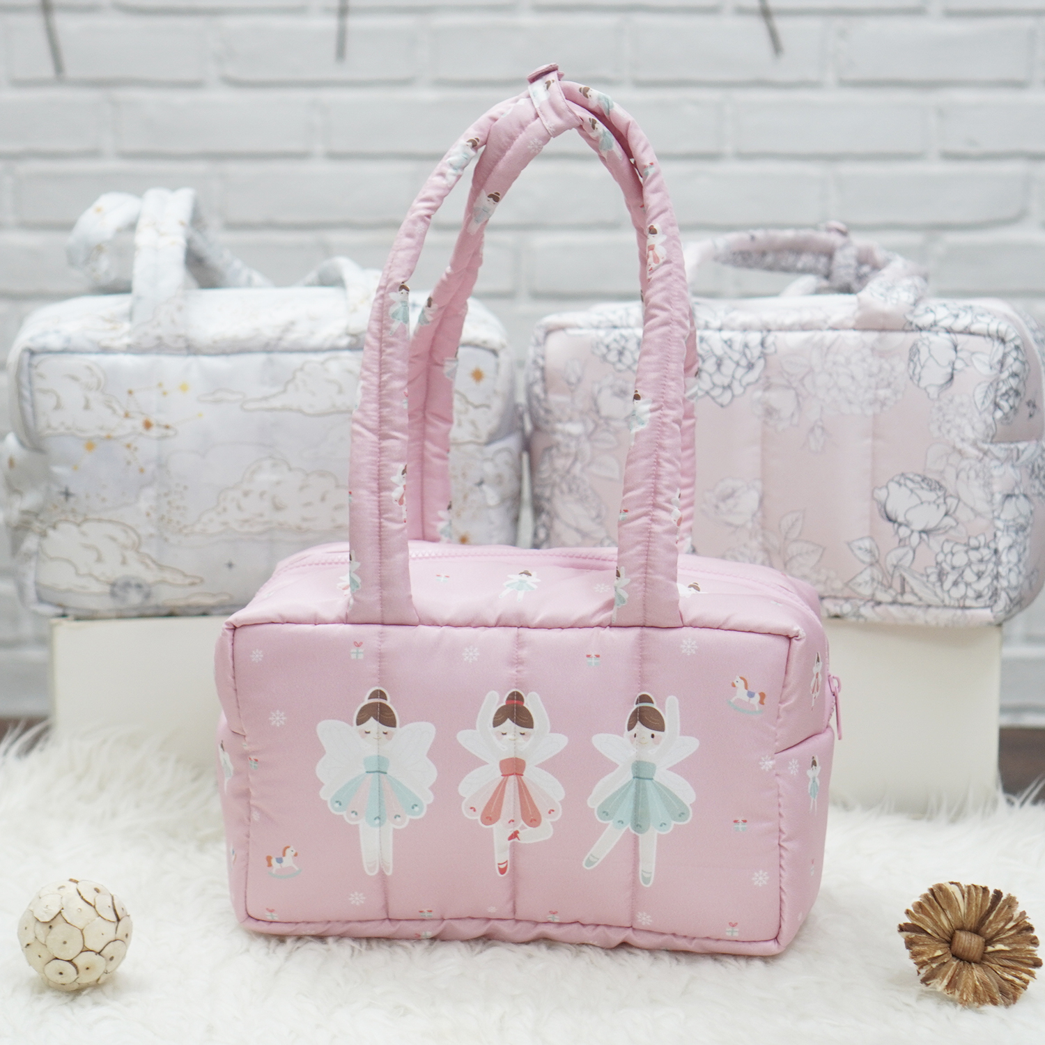 Fluffy Bowling Bag กระเป๋านุ่มนิ่ม ทรง Bowling แบบพร้อมส่ง ลาย Sugar Plum Fairy - Pink