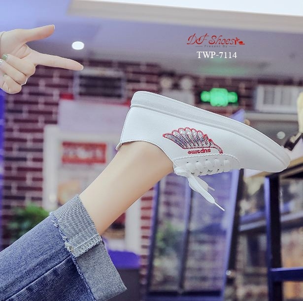 รองเท้าผ้าใบแฟชั่นปักเลื่อมปีก (สีม่วง)