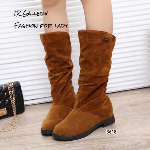 รองเท้าบูทหนังกลับทรงสวม (สีดำ)