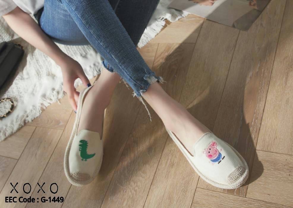 รองเท้าผ้าใบแบบสวมแต่งลายดุ๊กดิ๊ก (สีน้ำเงิน)