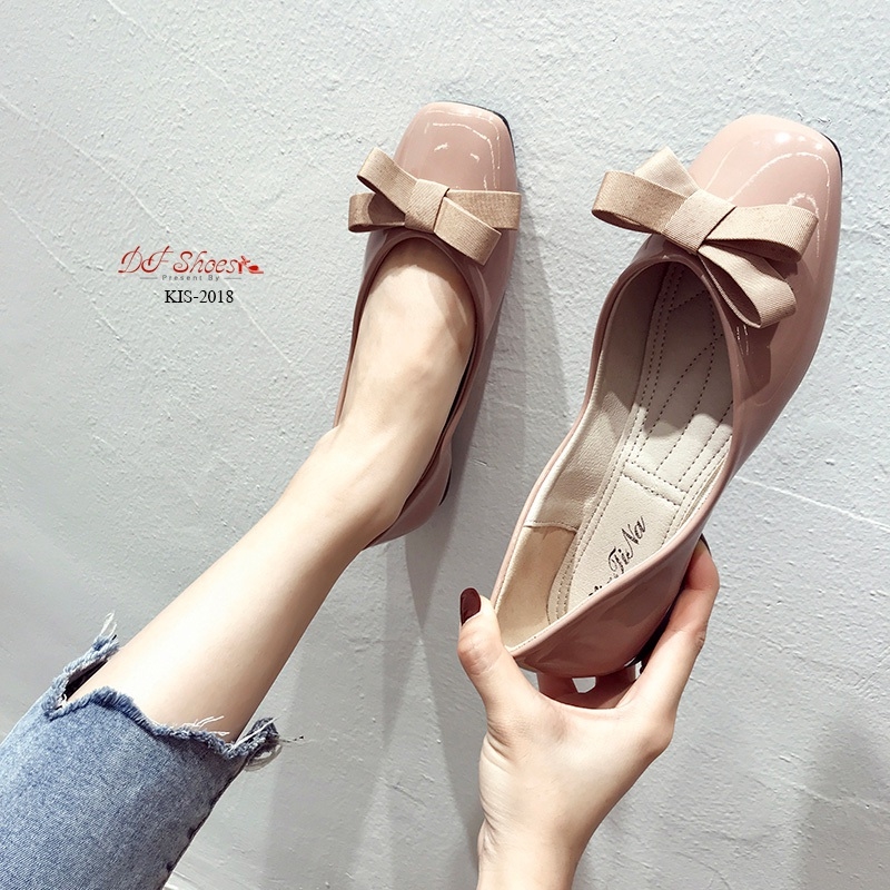 รองเท้าคัทชูหนังเงาแต่งโบว์ผ้า (สีชมพู)