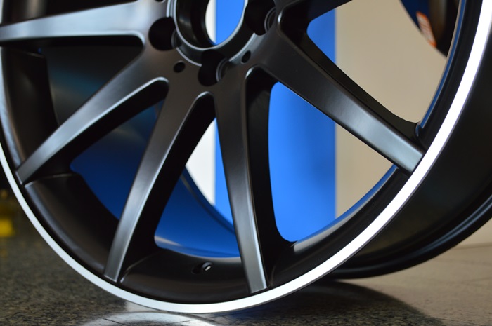 ล้อเบนซ์ AMG 10 spoke 19นิ้ว