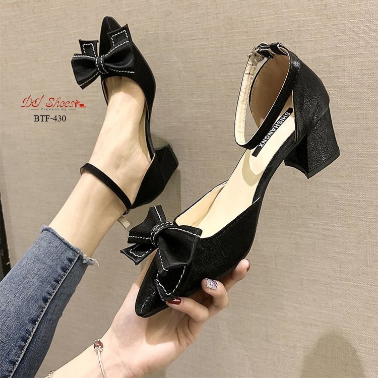 รองเท้าคัทชูส้นเตี้ยแต่งโบว์ (สีดำ)