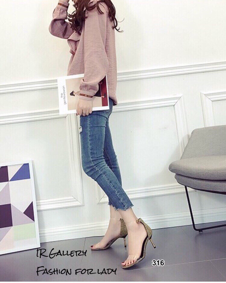 รองเท้าส้นสูงกลิตเตอร์แต่งสายรัดใส (สีดำ)