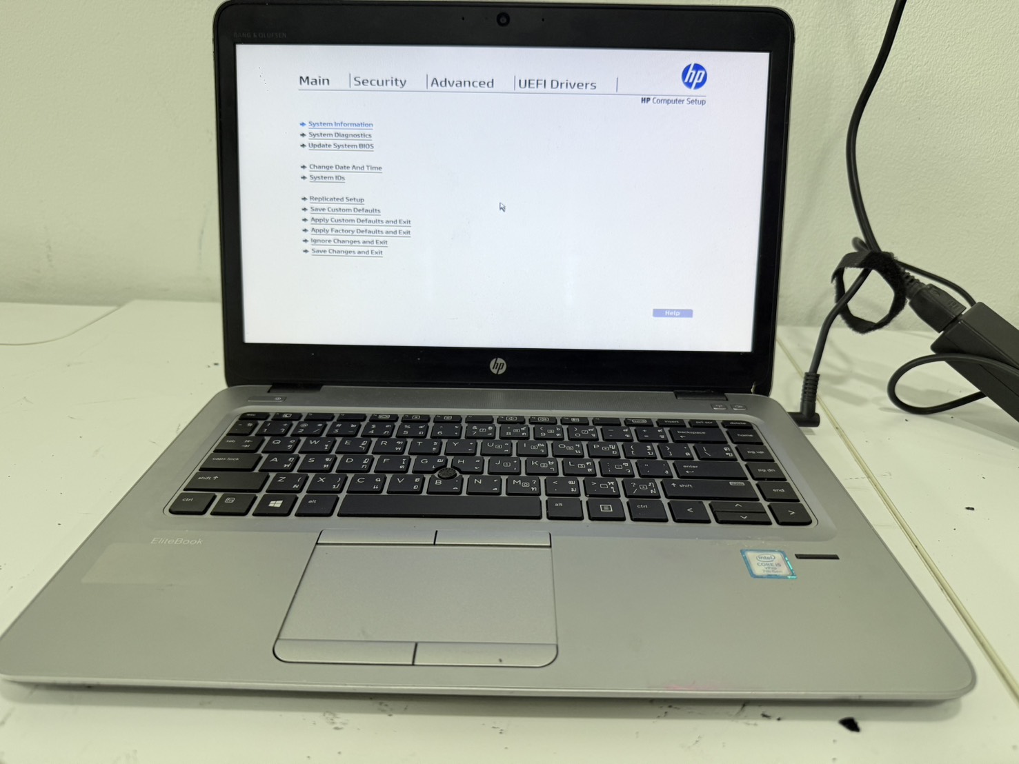 โน๊ตบุ๊ค HP EliteBook 840 G4 (i5-7300U/8GB/M.2 256GB) ไม่มี Adapter แบตเสื่อม จอ Bright ขอบยางเสื่อม