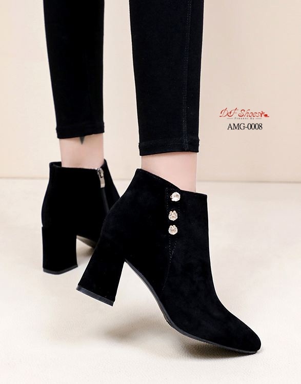 รองเท้าบูทส้นตันทรงหัวแหลมแต่งคริสตัล (สีน้ำตาล)