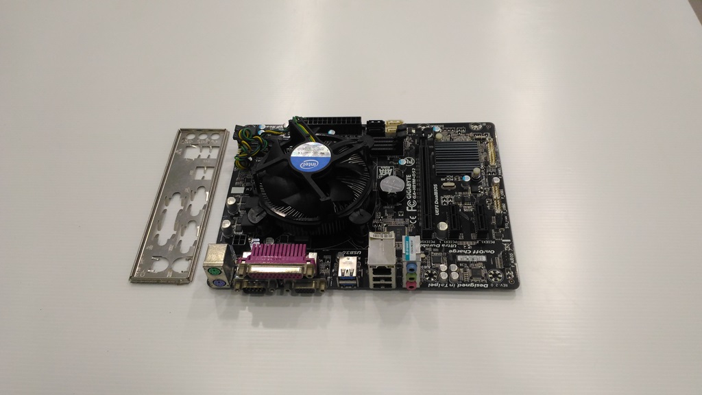 GA-H81M-DS2 + G3220 มีประกัน