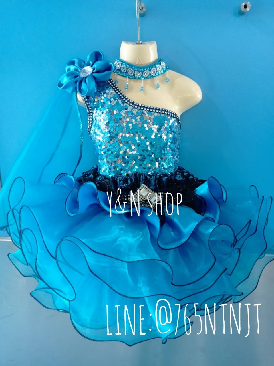 Y&NShop ชุดดรัมเมเยอร์ ชุดเชียร์ลีดเดอร์ เด็กผู้หญิงอนุบาล-ประถมต้น แบบชุดไหล่ดอก