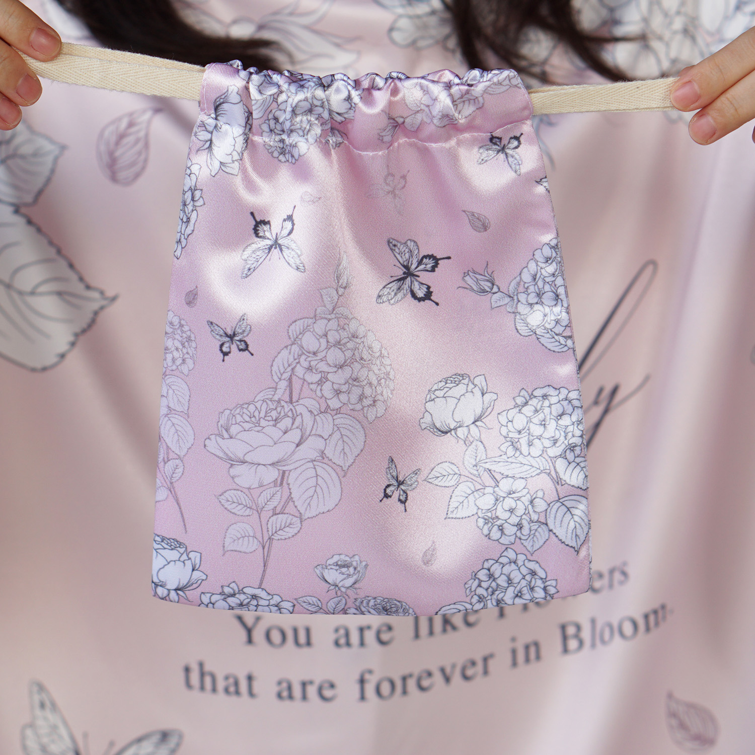 ถุงผ้าซาติน ลาย Butterfly Vintage - Pink