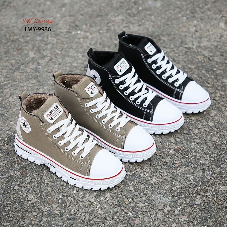 รองเท้าผ้าใบแฟชั่นทรงหุ้มข้อแต่งโลโก้ (สีกากี)