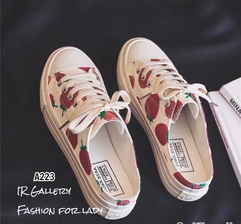 รองเท้าผ้าใบเปิดส้นแต่ลายผลไม้ (ลายกล้วย)