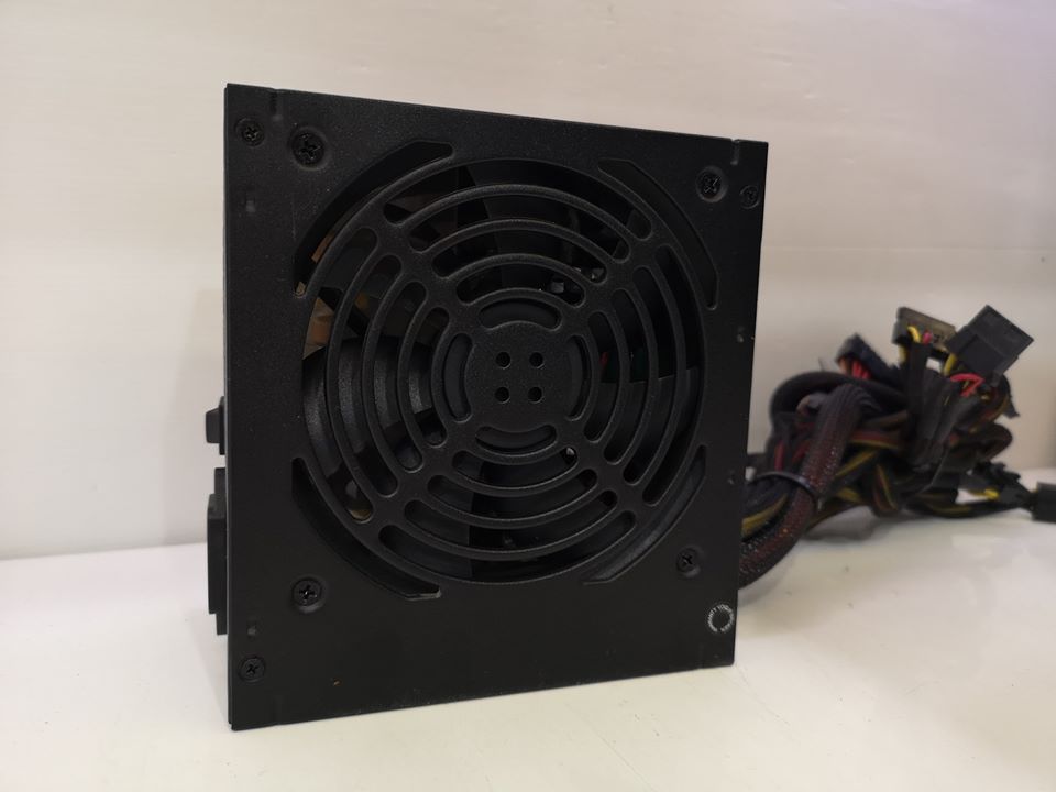 CORSAIR VS550 550W. 80+