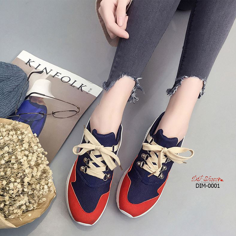 รองเท้าผ้าใบทรงสปอร์ตแต่งสี (สีแดง)