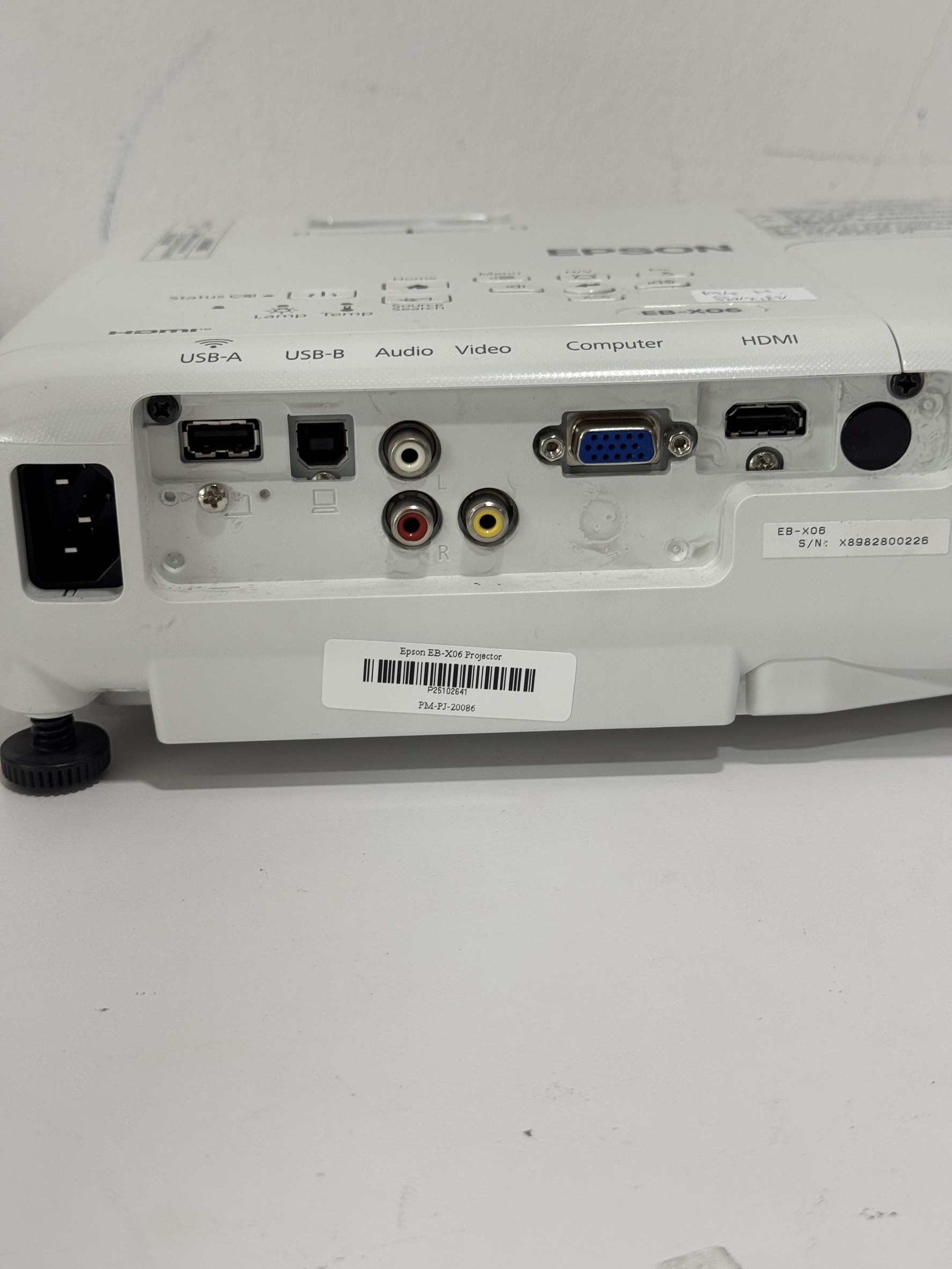 โปรเจกเตอร์ Epson EB-X06 Projector