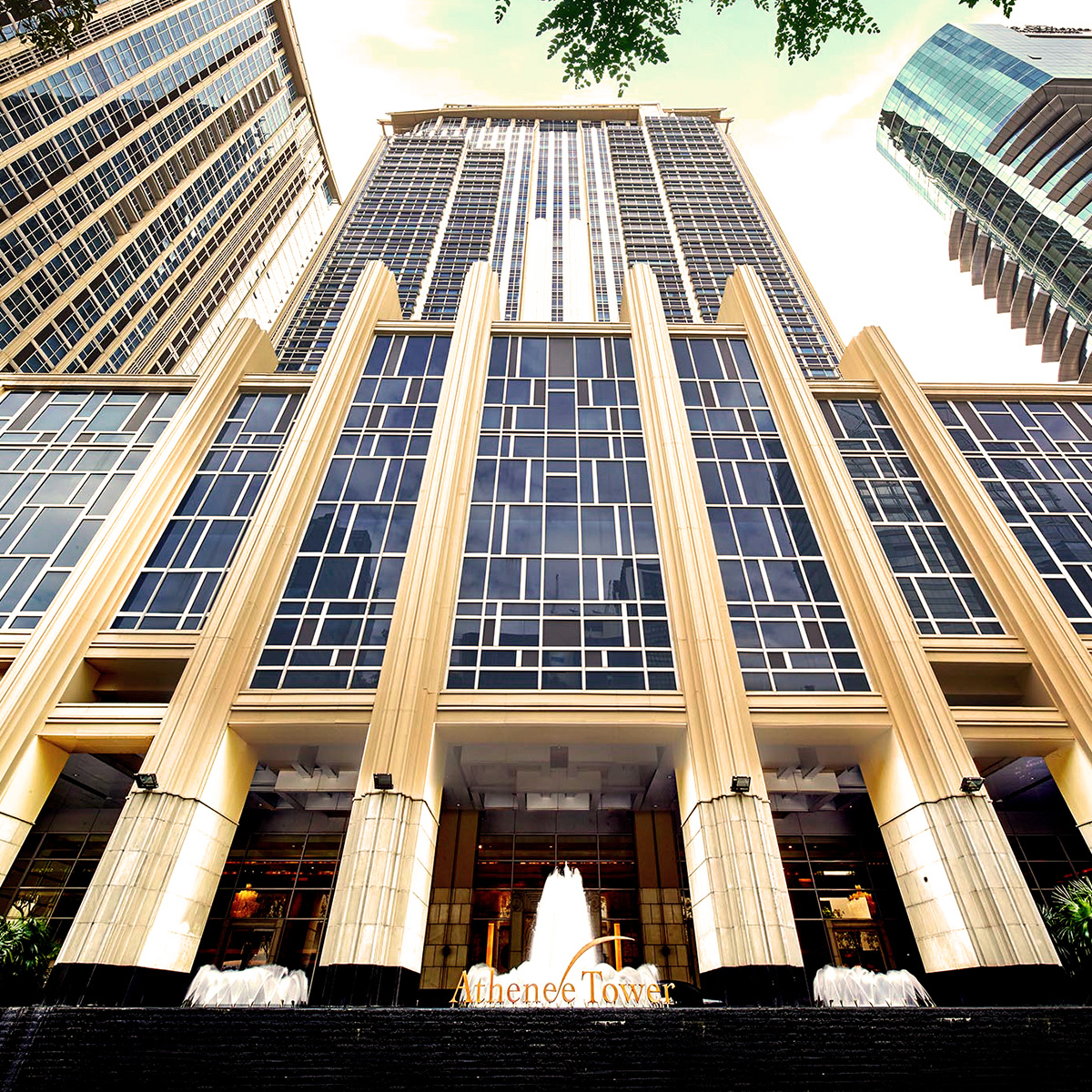 ATHENEE TOWER สำนักงานให้เช่าติดถนนวิทยุ ใกล้สถานีรถไฟฟ้า BTS เพลินจิต 350 เมตร