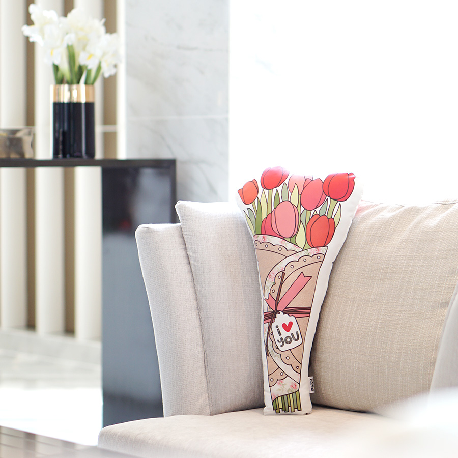หมอนของขวัญแบบพร้อมส่ง ลายช่อทิวลิปสีแดง Red Tulip Bouquet