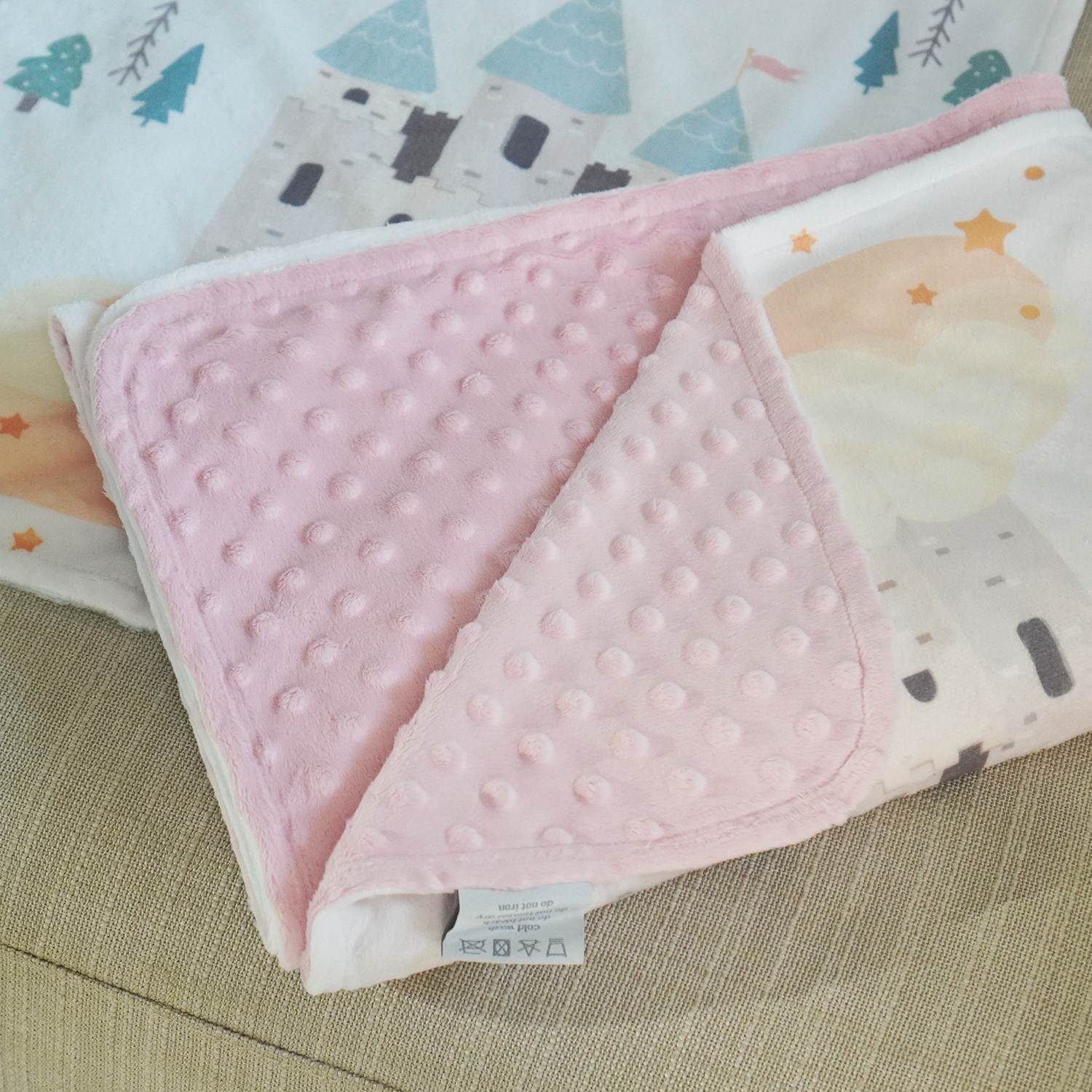 ผ้าห่ม Minky ลาย Dragon 75x100cm แบบปักชื่อ ด้านหลังสีชมพู