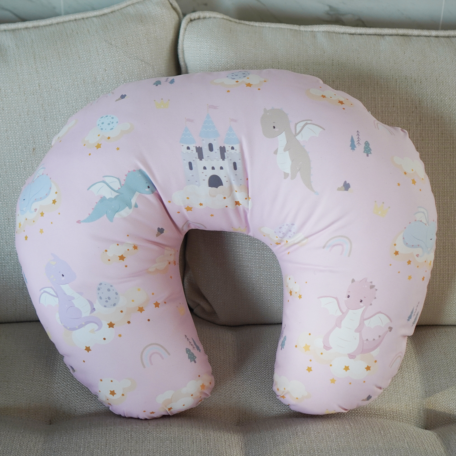 หมอนรองให้นม Nursing Pillow แบบพร้อมส่ง ลายมังกรสีชมพู - Dragon - Pink