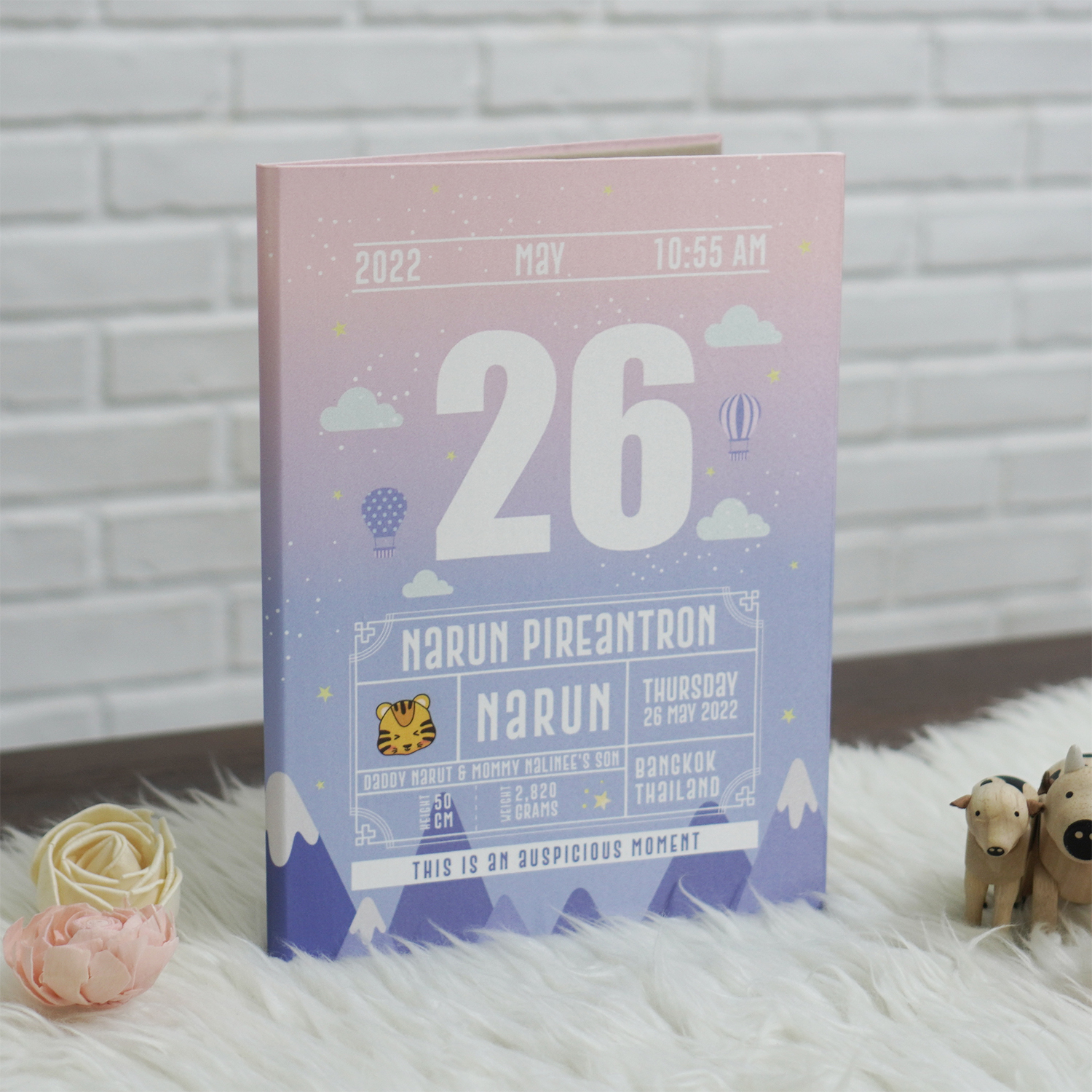 แฟ้มทะเบียนสมรส/สูติบัตร สั่งทำใส่ข้อความ ลาย Chinese Calendar - Mountain - Pink Blue