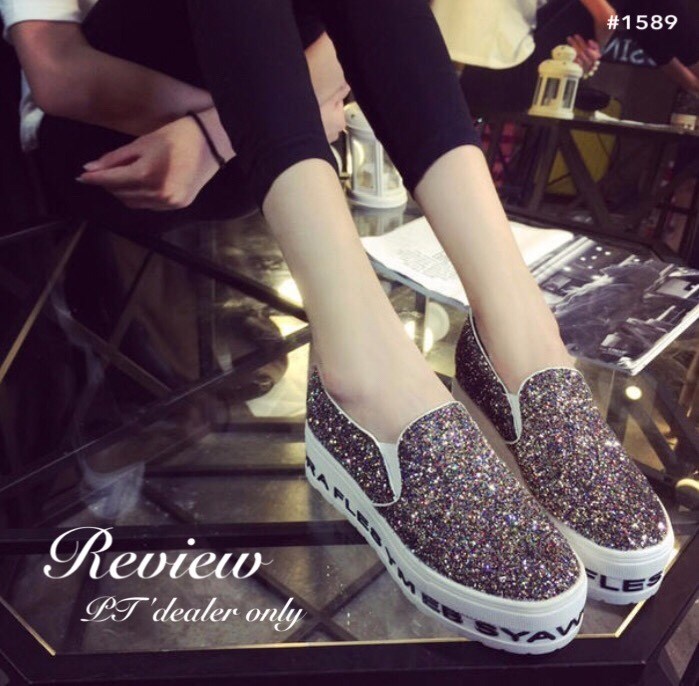 พร้อมส่ง : รองเท้าทรงรูเฟอร์หนังกลิตเตอร์ (สีม่วง)
