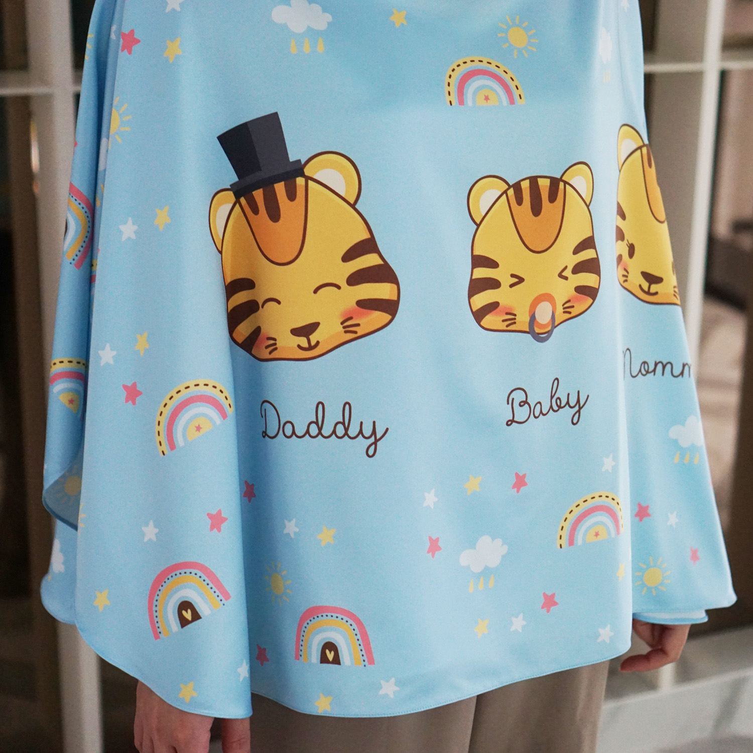 ผ้าคลุมให้นม 3in1 (รุ่นมีกระดุม ถอดโครงได้) แบบสั่งทำใส่ชื่อ ลาย Tiger - Blue