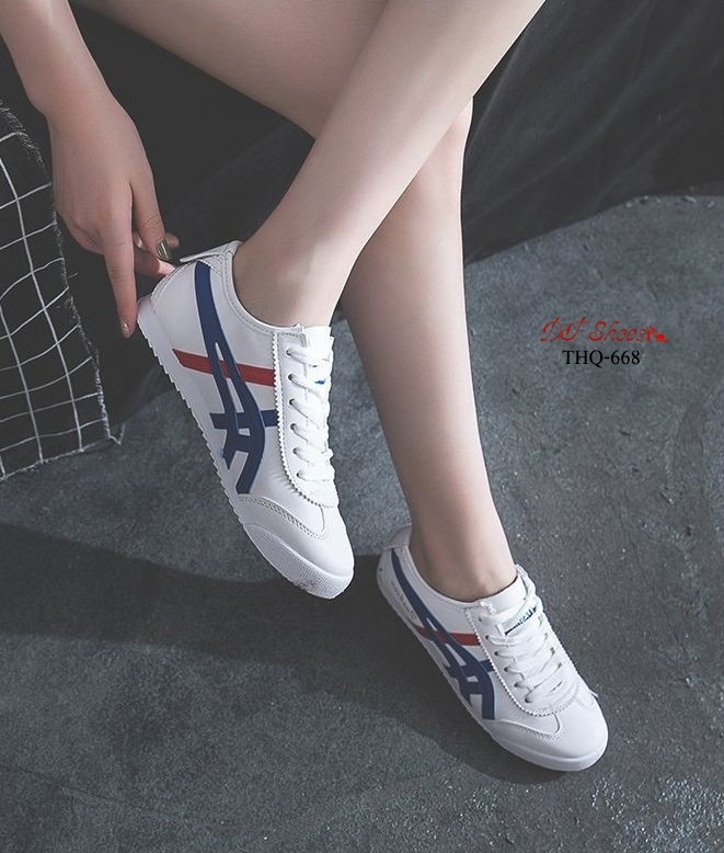 รองเท้าผ้าใบแต่งลาย Sport (สีน้ำเงิน)