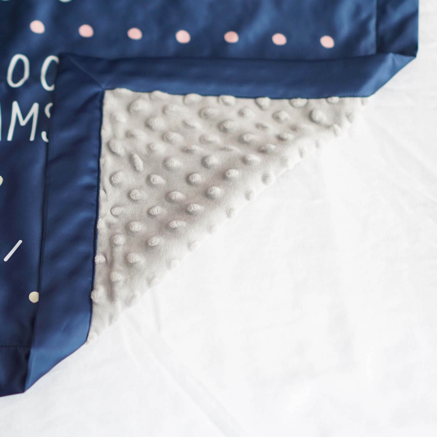 ผ้าห่มเด็ก ใส่ประวัติแรกเกิด ลาย Peach - Navy