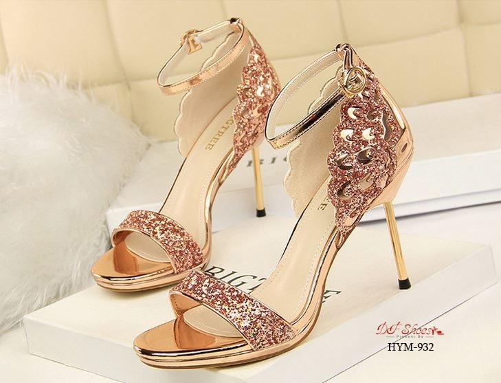 รองเท้าส้นสูงรัดข้อบุกลิตเตอร์ (สีบรอนซ์)