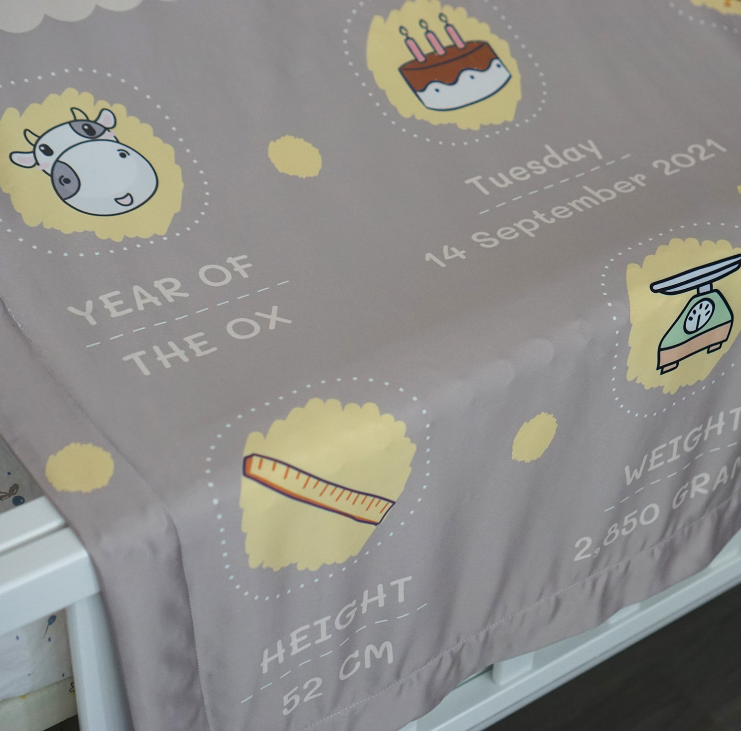 ผ้าห่ม สั่งทำใส่ชื่อ ลายไข่ดาว สีน้ำตาล - Fried Egg - Brown