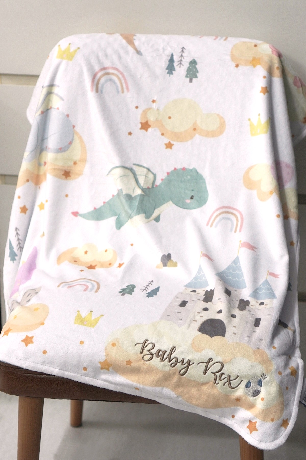 ผ้าห่ม Minky ลาย Dragon 75x100cm แบบปักชื่อ ด้านหลังสีฟ้า