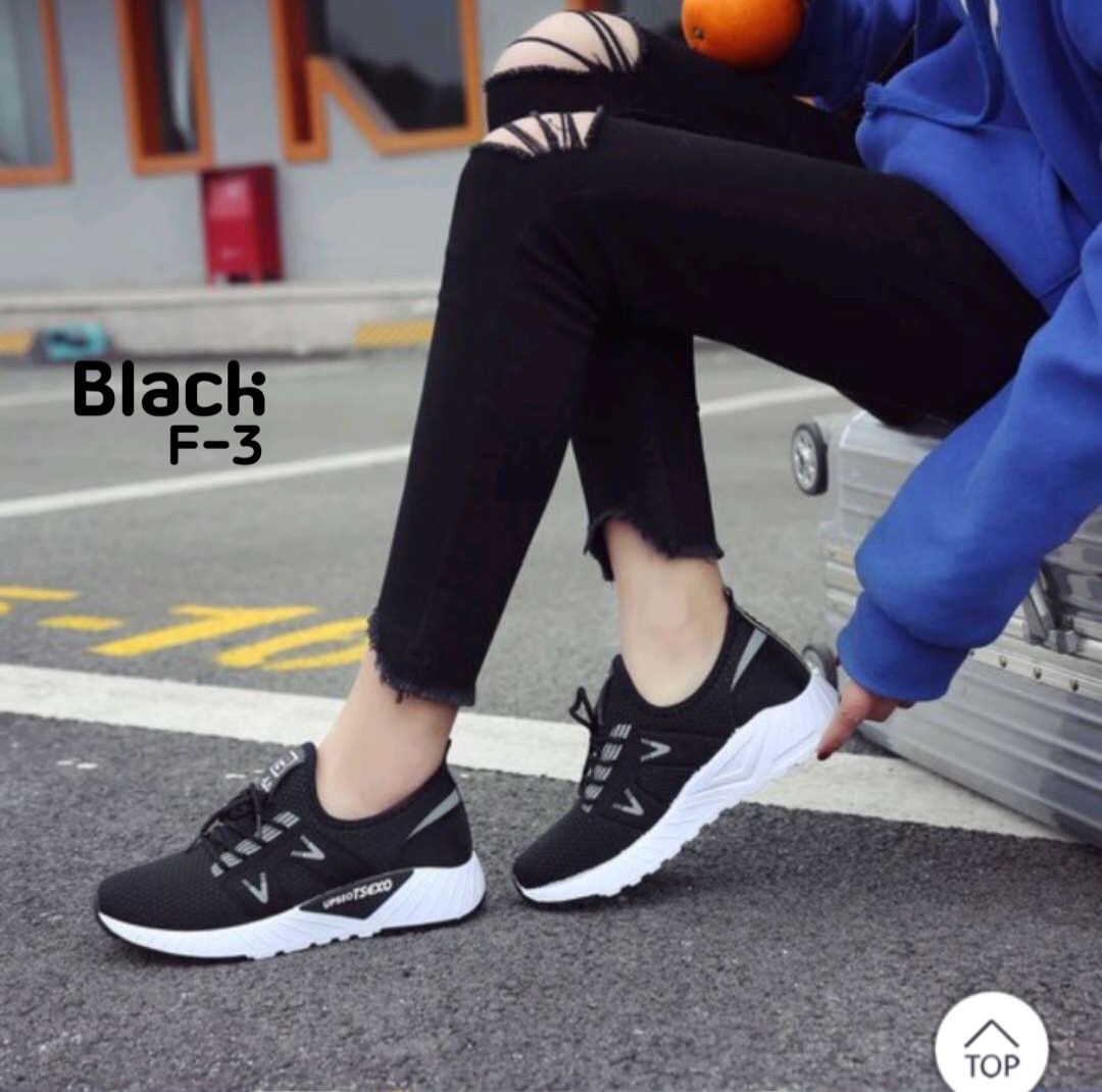 รองเท้าผ้าใบแฟชั่นทรง Sport Style Fila (สีดำ)