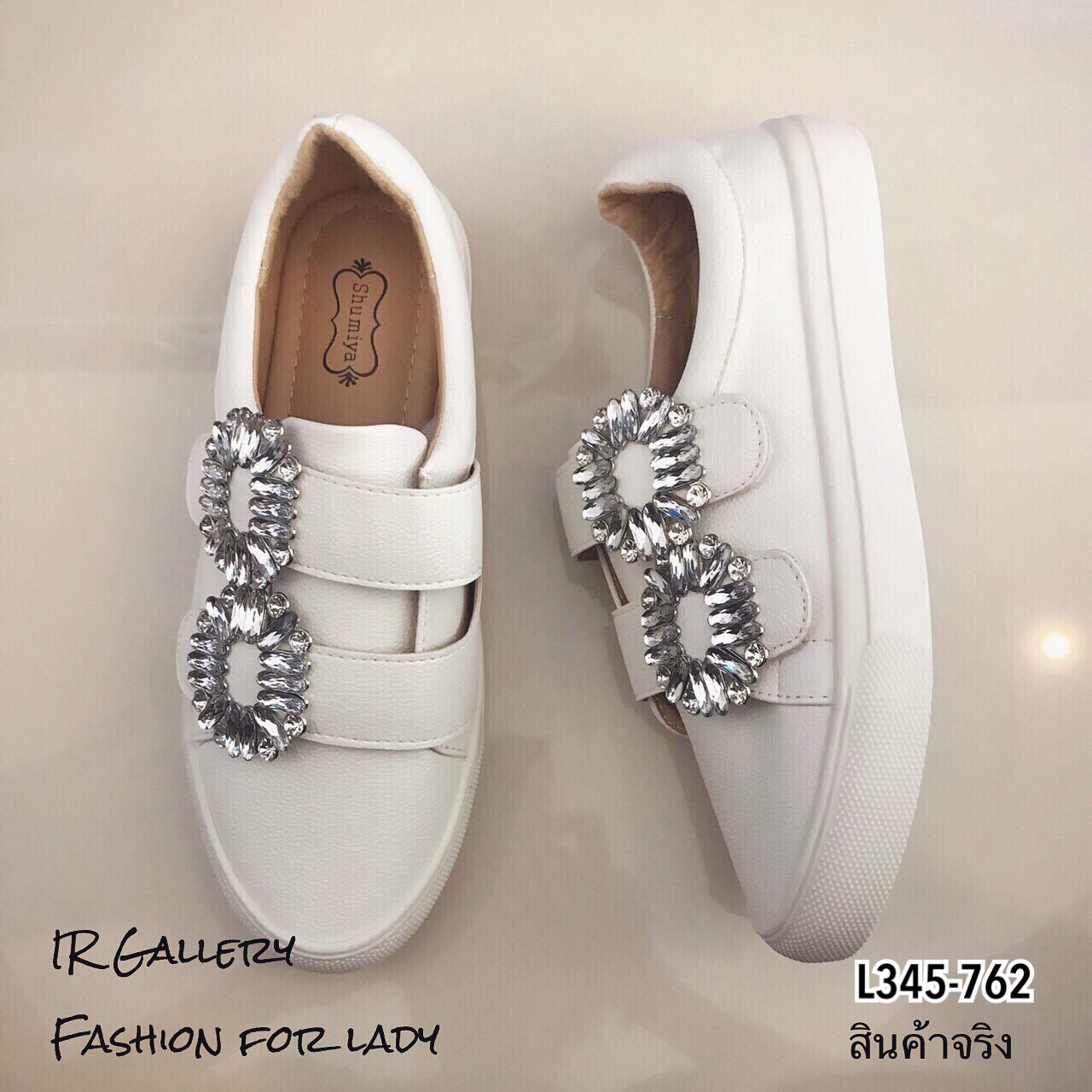 รองเท้าผ้าใบ Style Roger