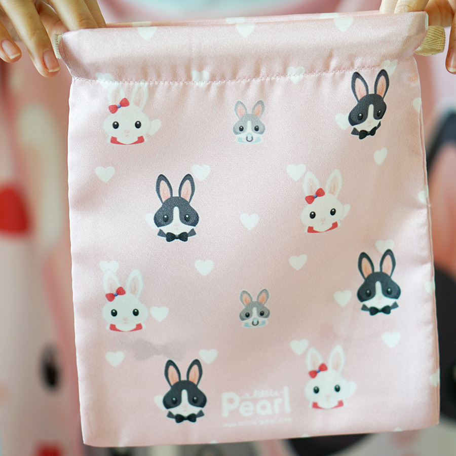 ถุงผ้าซาติน ลาย Rabbit Family สีชมพู