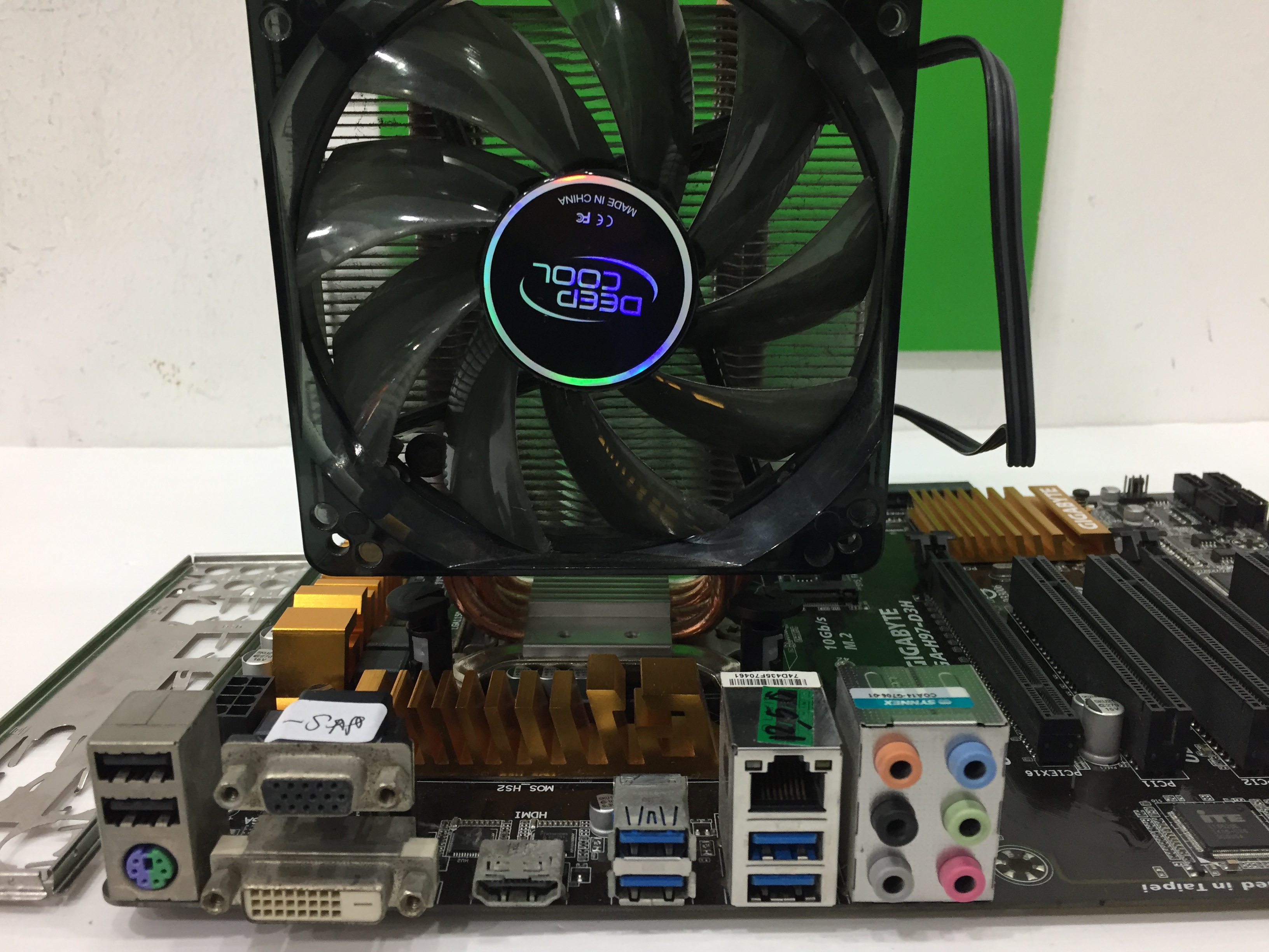 intel Core i7-4770 + Gigabyte GA-H97-D3H