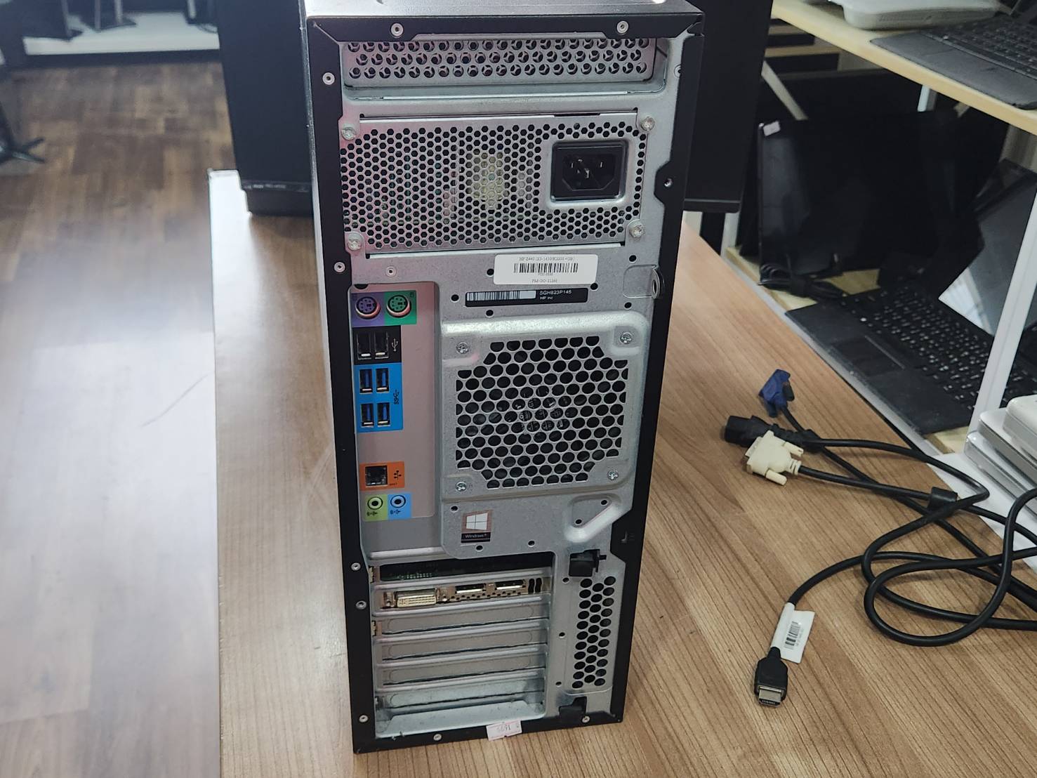HP Workstation Z440 MT (E5-1630/Ram 32GB/ssd 512/K2200 4GB)
