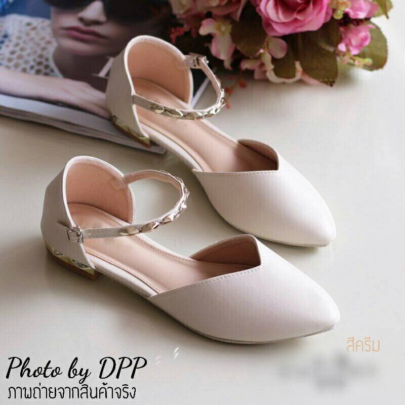 พร้อมส่ง : รองเท้าส้นแบนเหลี่ยมทอง (สีครีม)