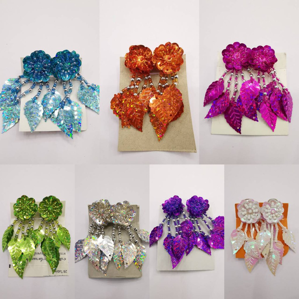 ต่างหู ประกอบชุดดรัมเมเยอร์