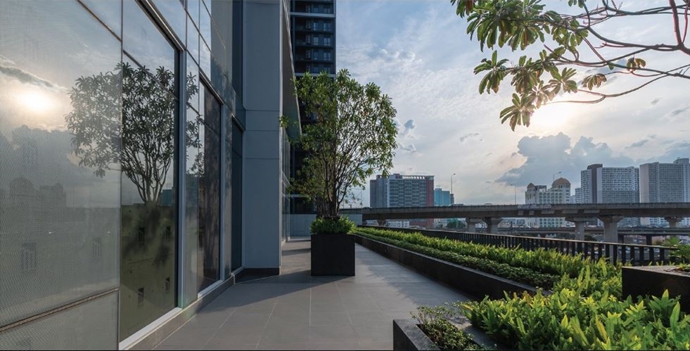 อาคารเมเจอร์ ทาวเวอร์ สำนักงานให้เช่าย่านถนนรามคำแหง กรุงเทพฯ ใกล้สถานีรถไฟฟ้าสายสีส้ม สถานีรามคำแหง 12