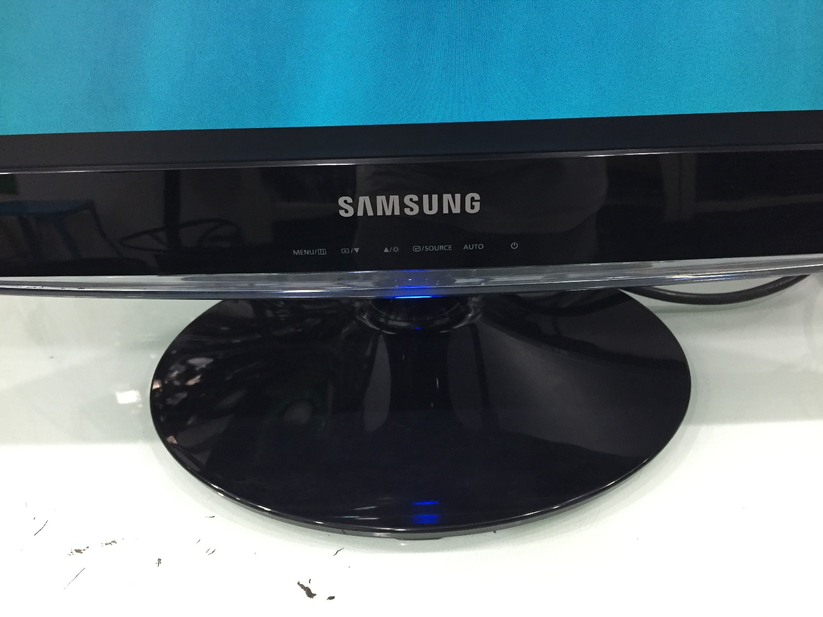 23" Full HD SAMSUNG B2330