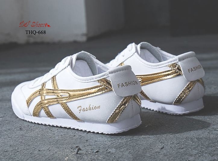 รองเท้าผ้าใบแต่งลาย Sport (สีทอง)