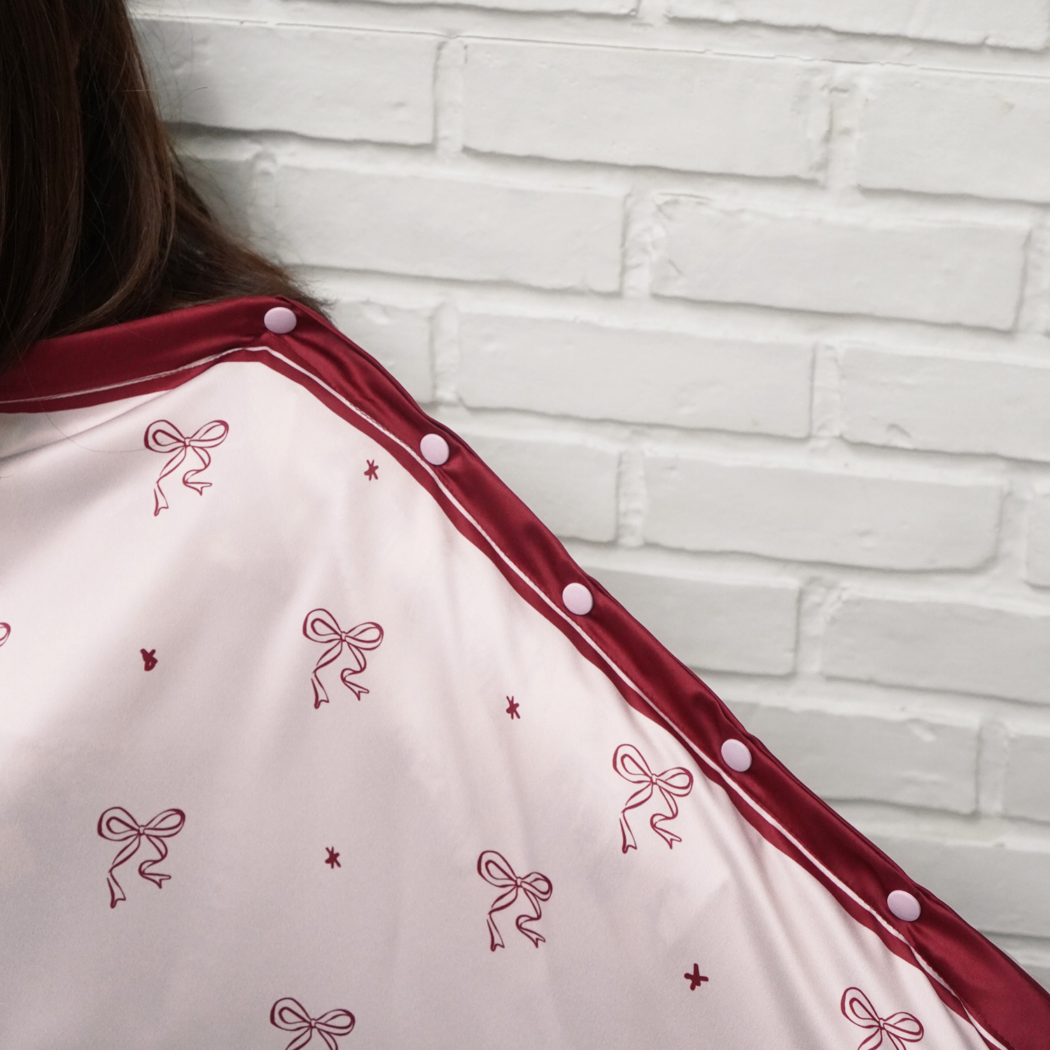 ผ้าคลุมให้นม 3in1 (รุ่นมีกระดุม ถอดโครงได้) แบบสั่งทำใส่ชื่อ ลาย Ribbon - Pink