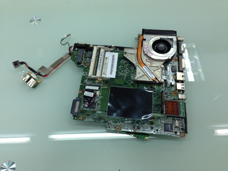 เมนบอร์ด COMPAQ V3000 intel