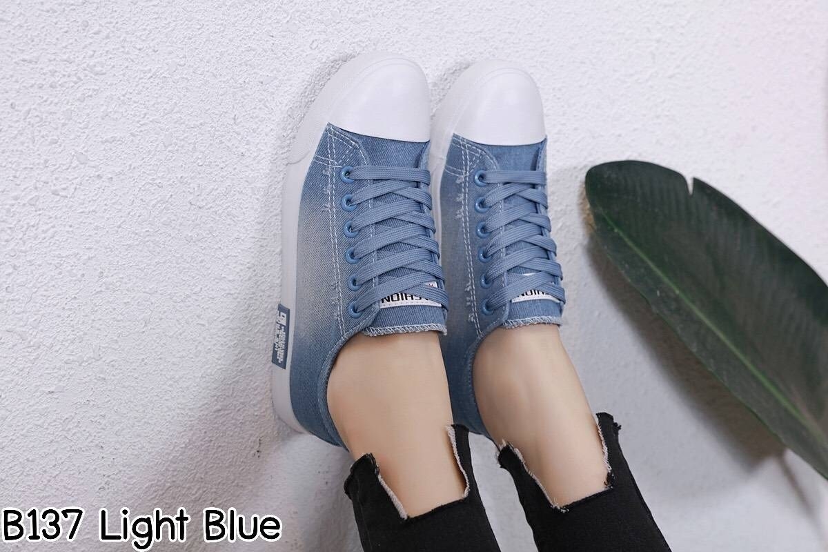 รองเท้าผ้าใบยีนส์ฟอก (สียีนส์อ่อน)