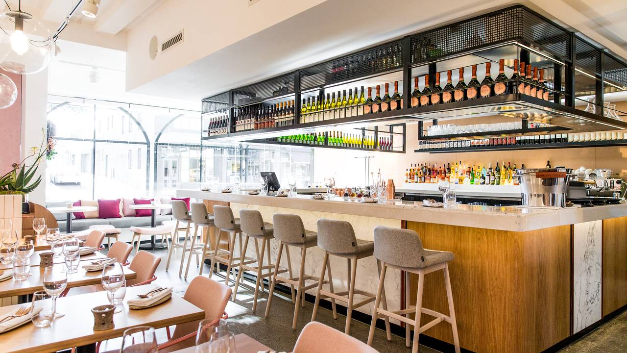 Looking to rent a space to open a restaurant in a crowded area throughout Thailand