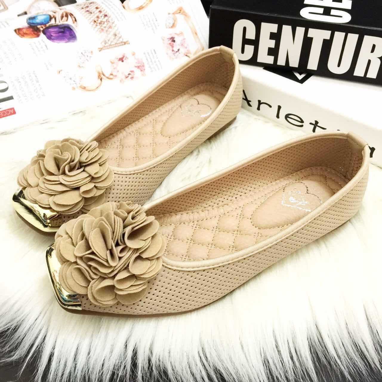 พร้อมส่ง : รองเท้าคัทชูหนังนิ่มบุลาย (สีครีม)