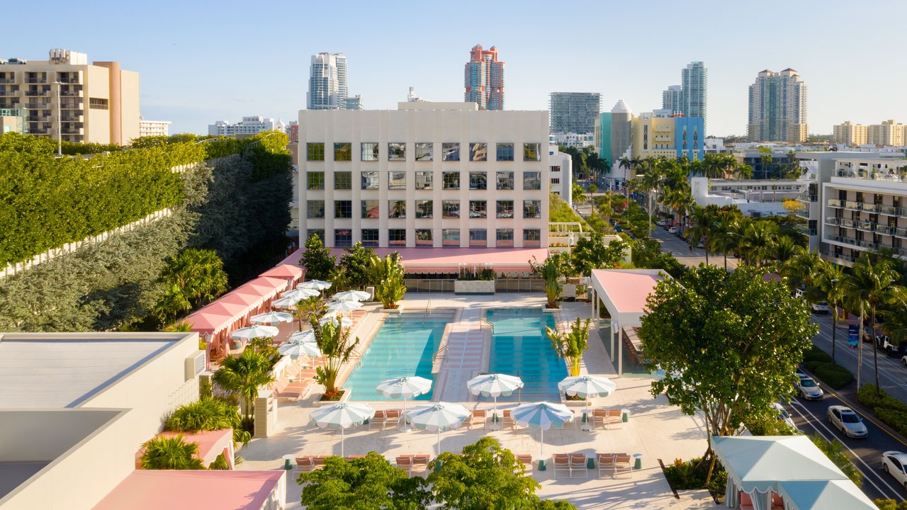 4-star hotel for sale, 326 rooms, near Bali Hai Pier, Pattaya, Chonburi, Thailand, only 2 km.